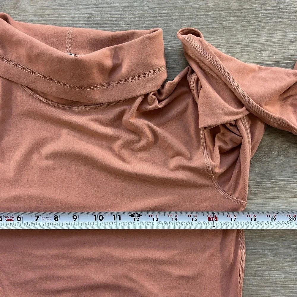 Lululemon Size 4 Coral Ready To Rulu Pullover  With Funnel Neck Thumbhole Pocket
